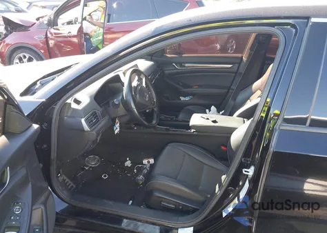 2022 Honda Accord Hybrid Sport z USA, uszkodzony, nr VIN 1HGCV3F29NA000039